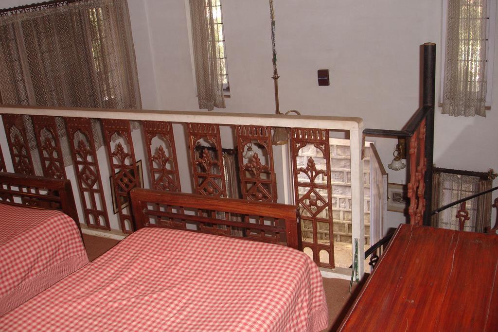 The Red House Bed and Breakfast Ooty Rum bild