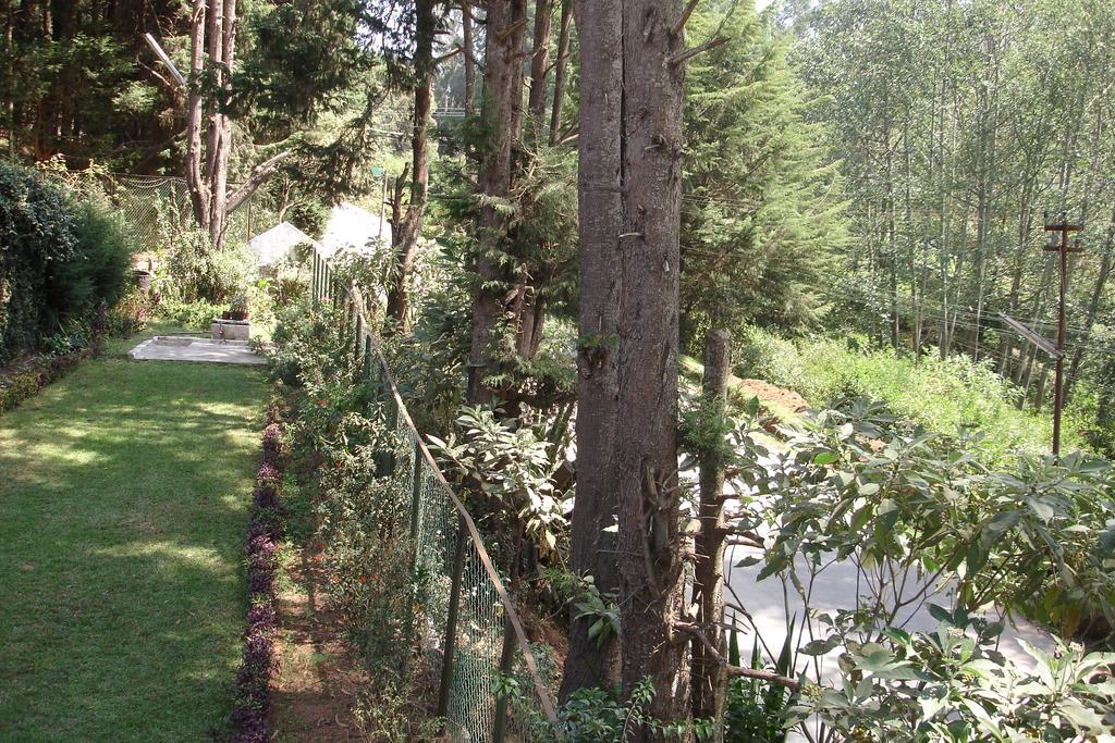 The Red House Bed and Breakfast Ooty Exteriör bild