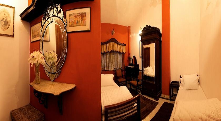 The Red House Bed and Breakfast Ooty Rum bild