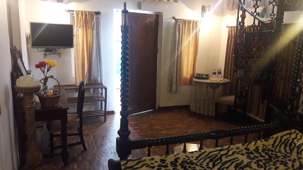 The Red House Bed and Breakfast Ooty Exteriör bild