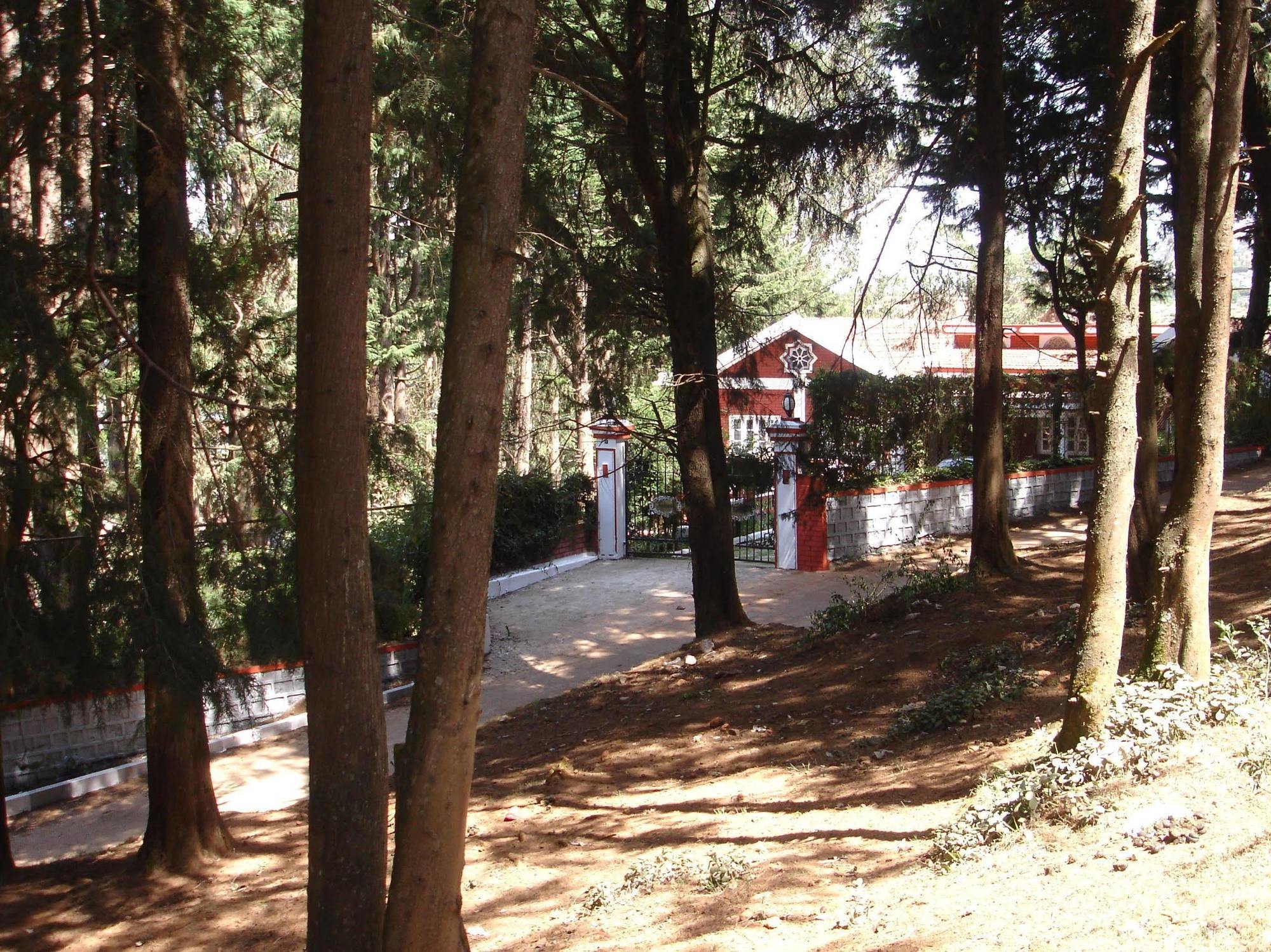 The Red House Bed and Breakfast Ooty Exteriör bild